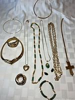 Overview of all jewellery pieces laid out