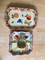 Both trays top view displaying size and design