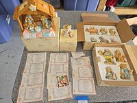 Entire set with manger, boxes, figurines and COAs
