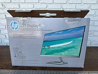 Retail box for HP 27f 27-inch display