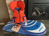 Bodyboard in plastic with PFD displayed