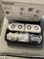 Complete speaker set in case with accessories and retail box