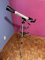 Full view of Edu Science 50-600 telescope mounted on tripod