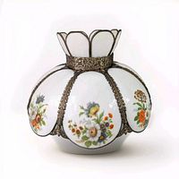 Full view of slag glass lamp shade showing eight panels and scalloped crown