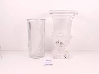 Full view of both vases side by side