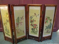 Full view of screen bird & flower side