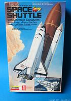 Retail box front showing Lindberg Snap Fit Space Shuttle kit