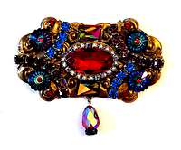 Front view showing crystal arrangement and dangle