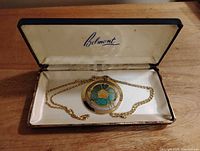 Pendant necklace in Belmont box