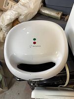 Top view of Westinghouse waffle maker closed