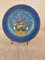 Front view of plate on stand