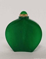 front view of green jadeite snuff bottle