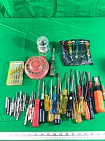 Full overview of screwdrivers, bit sets and loose bits
