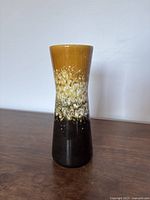 Full front view of vase showing color transition