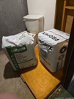 Both 107 L bags, Golfgreen peat moss left, PRO-MIX HP right