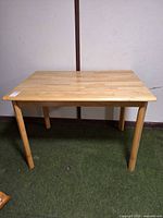 Full view of table top and legs