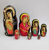 All seven nesting dolls arranged in descending order