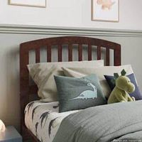 Stock image showing Richmond twin headboard assembled on bed