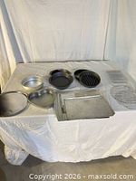 Overview of all bakeware items on table