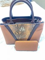 Tote bag and wallet front view