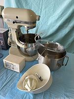 Mixer with bowls, splash cover, juicer, boxed accessories