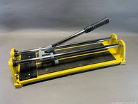 Top view showing entire tile cutter