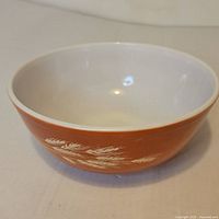 Side view showing wheat pattern and exterior color