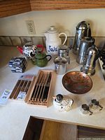 Full lot overview on countertop