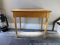 Full view of bench front and top