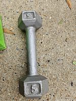 5 lb cast-iron hex dumbbell close-up