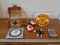 Full lot overview on wooden surface