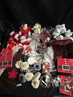 Overall view of mixed Christmas décor items