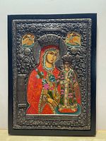 Full view of framed Madonna and Child icon