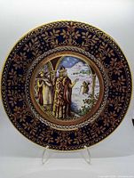 Front view showing entire plate design and border