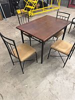 Table and four chairs overview