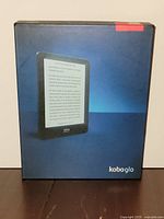 Front of retail box showing Kobo Glo image