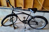 Full view of Norco Santa Cruz bicycle, showing frame, saddle, fenders