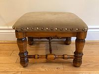 Overall view of footstool front and side