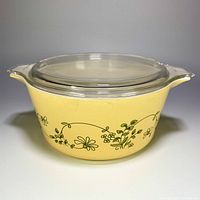 Pyrex 474-B yellow Shenandoah casserole with lid
