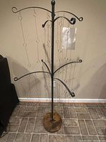 Front view of full rotating picture holder stand