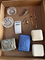 Overview of entire lot inside carton