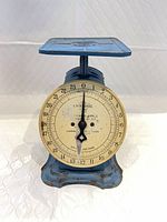 Front view showing dial marked Universal Landers Frary & Clark