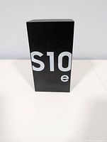 Front of black S10e retail box