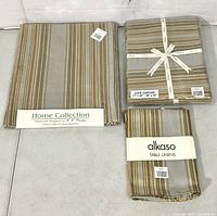 Entire set showing tablecloth, table linens pack, café curtain package