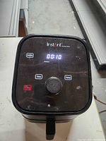 Top control panel displaying 00:10 with Air Fry, Time, Temp buttons