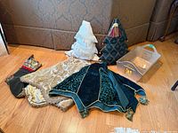 All seven Christmas items on floor