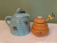 Both honey pots side by side