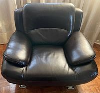 Front top-down view showing seat, arms and back cushion