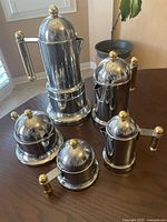 Full set grouped on table