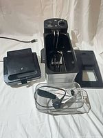 Deep fryer base, sandwich maker, lid and basket overview